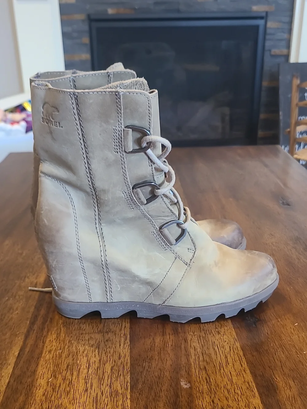 Sorel Joan of Arctic Wedge II Boots – Tan Leather Lace-Up Size 9